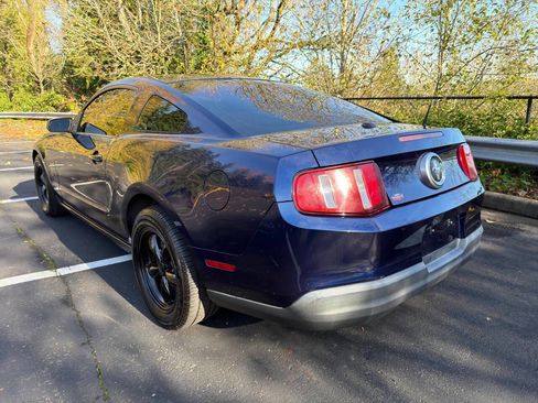 Used 2010 Ford Mustang Premium image 8