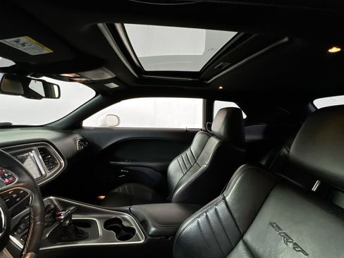Used 2016 Dodge Challenger SRT Hellcat image 23