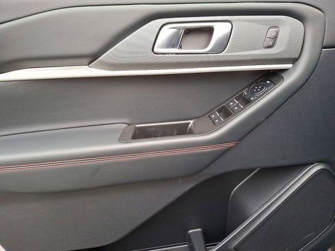 New 2026 Ford Explorer ST-Line w/ ST-Line Street Pack image 8