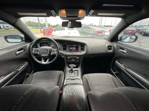 Used 2016 Dodge Charger SXT RWD image 11