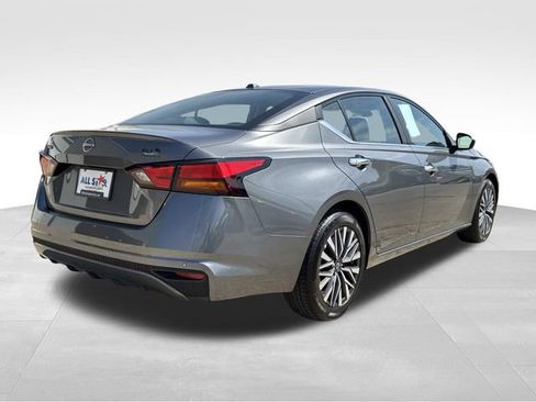 Used 2025 Nissan Altima 2.5 SV image 9