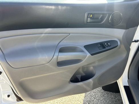 Used 2012 Toyota Tacoma 4x4 Access Cab w/ Convenience Pkg image 16