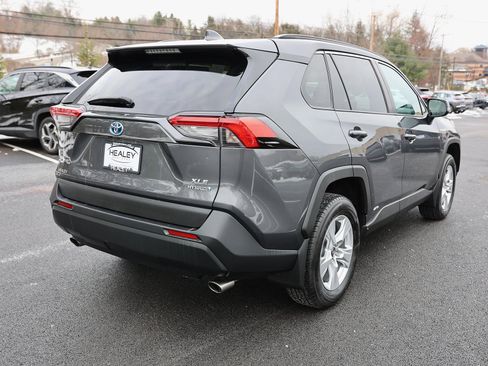 Used 2020 Toyota RAV4 XLE image 7