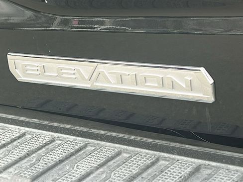 New 2026 GMC Sierra 1500 Elevation image 8
