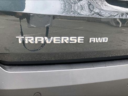 Used 2020 Chevrolet Traverse LT w/ Driver Confidence II Package image 24