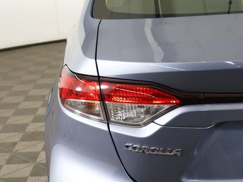 Used 2020 Toyota Corolla LE FWD image 12