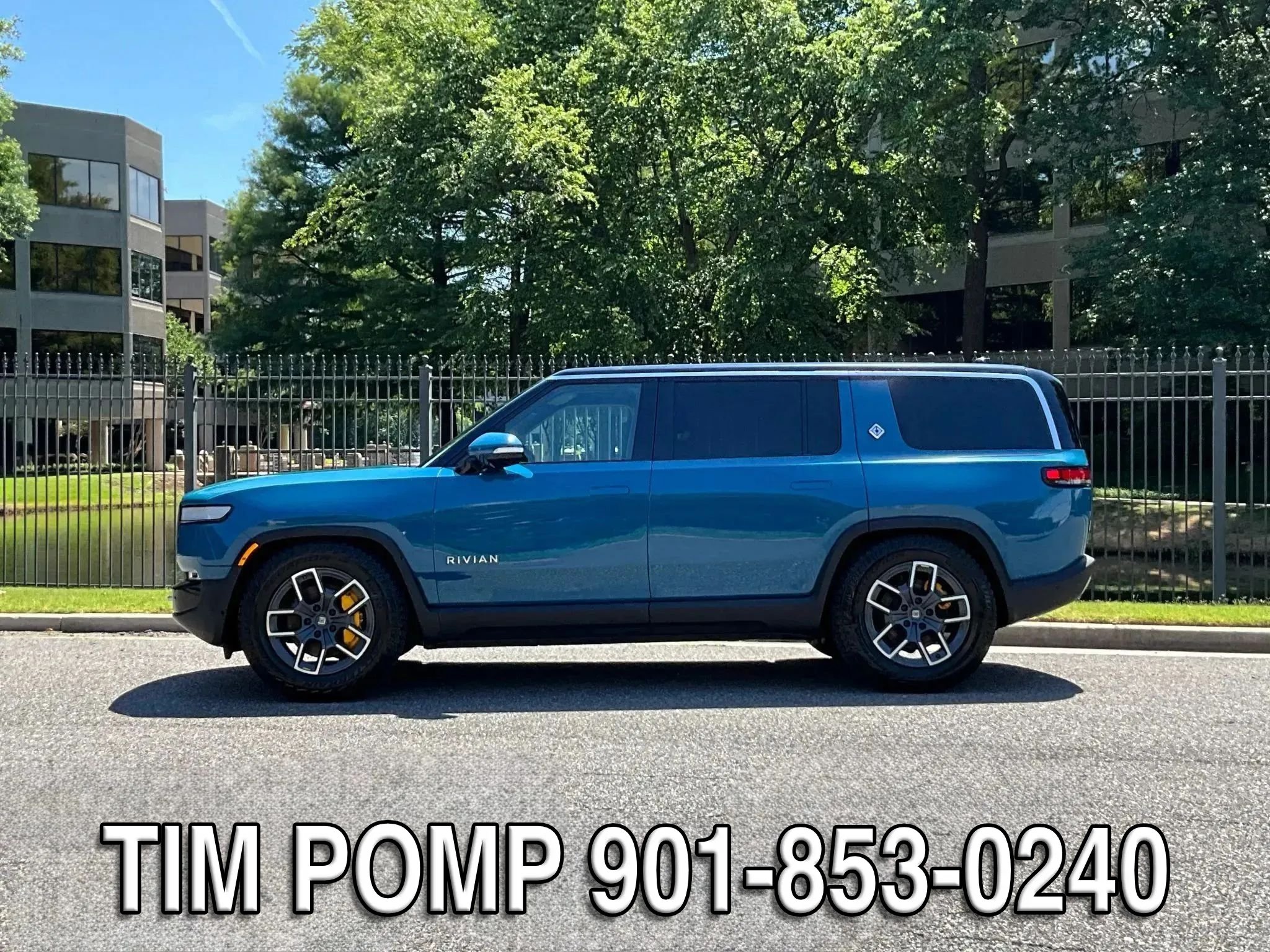 Used 2023 Rivian R1S Adventure Quad AWD/4WD image 10