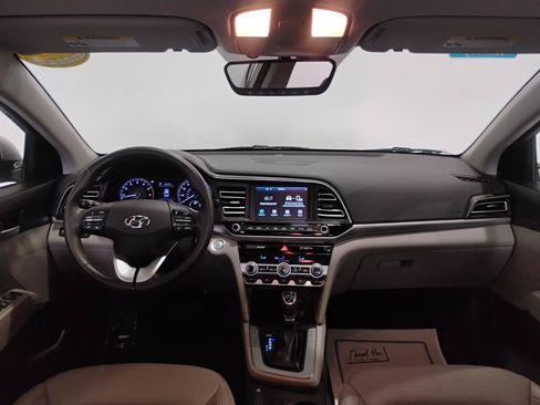 Used 2020 Hyundai Elantra Limited FWD image 11