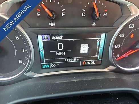 Used 2019 GMC Acadia SLT FWD image 2