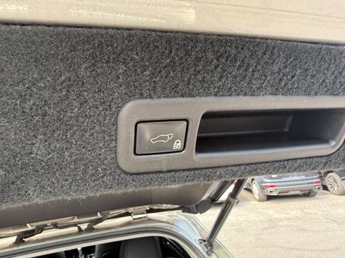 Used 2017 Lexus RX 450h AWD image 11