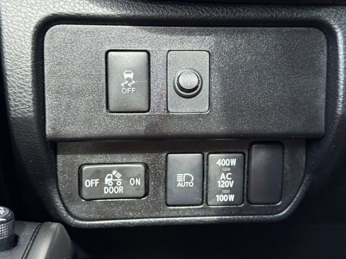 Used 2022 Toyota Tacoma TRD Off-Road image 13