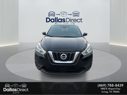 Used 2020 Nissan Kicks SV image 3
