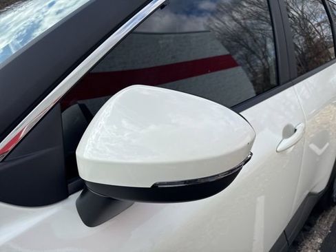 Used 2023 Nissan Rogue SV w/ SV Premium Package image 10