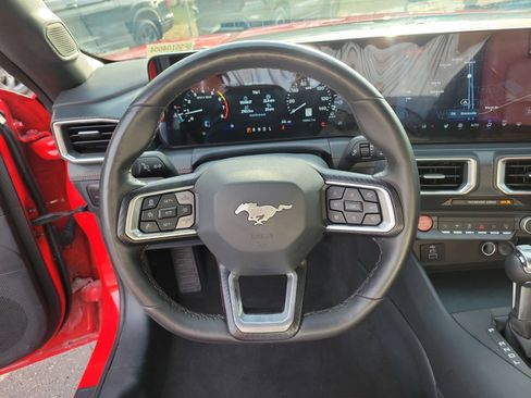 Used 2025 Ford Mustang Premium image 27