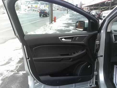 Used 2018 Ford Edge SEL w/ Equipment Group 201A image 16