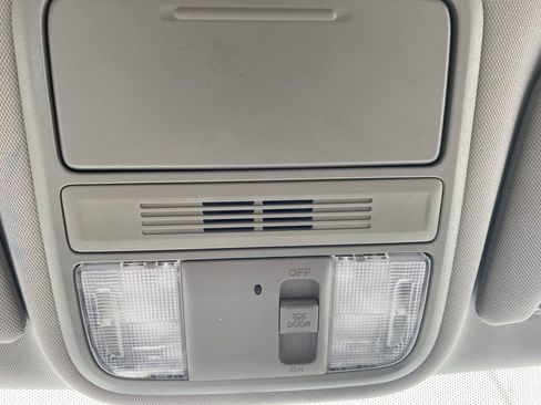 Used 2016 Honda Odyssey LX image 32