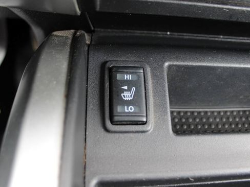 Used 2018 Nissan Titan SV w/ SV Convenience Package AWD/4WD image 33