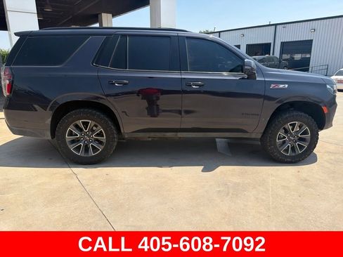 Used 2022 Chevrolet Tahoe Z71 w/ Luxury Package AWD/4WD image 2