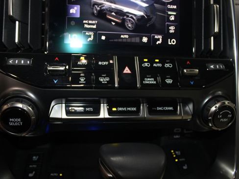 Used 2024 Lexus LX 600 4WD w/ Luxury Package image 48