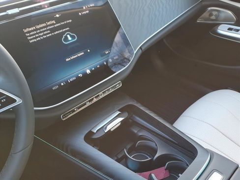 New 2026 Mercedes-Benz E 350 4MATIC Sedan image 16