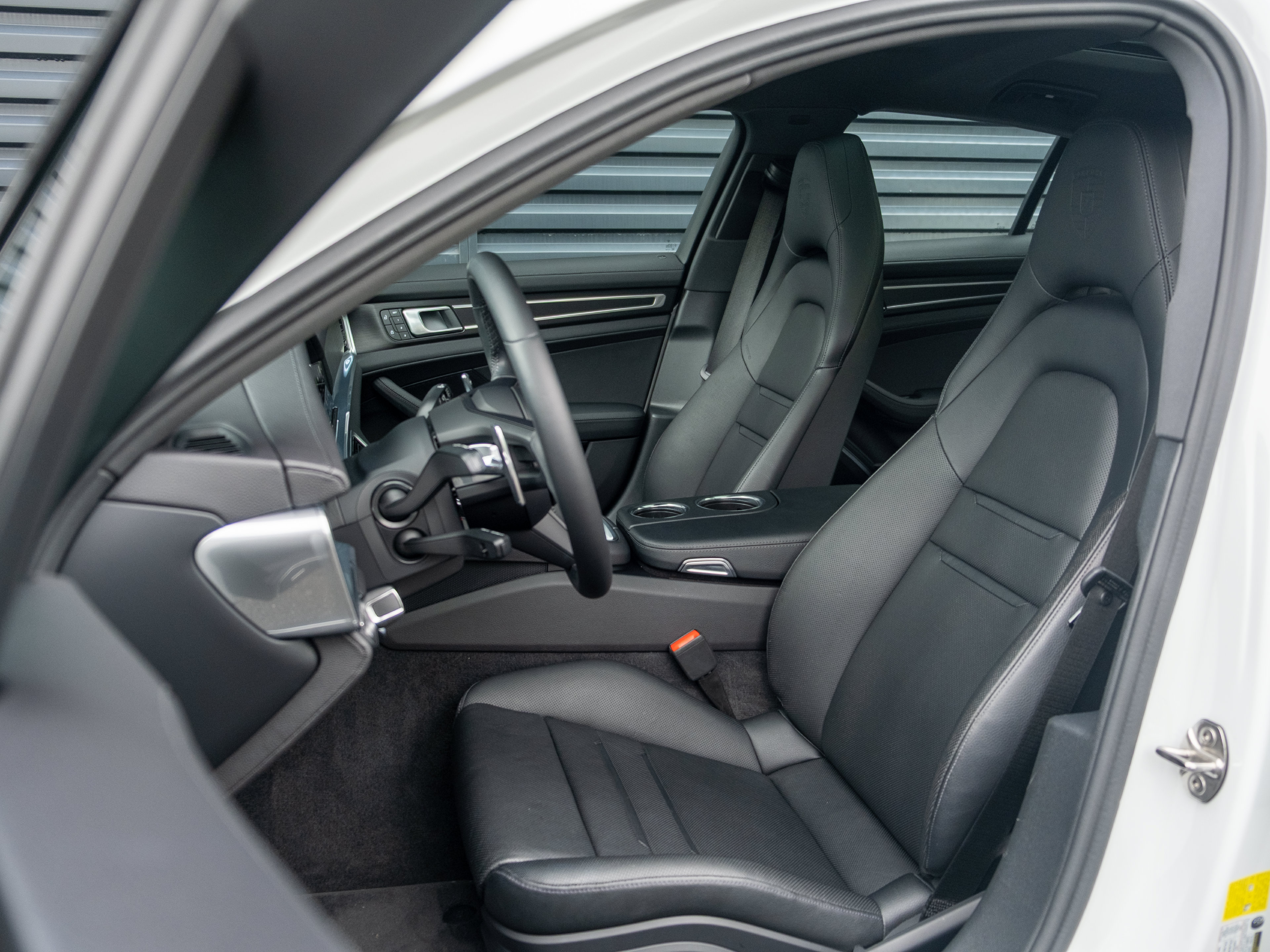 Certified 2023 Porsche Panamera 4 Platinum Edition AWD/4WD image 5