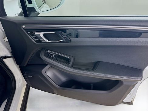 Used 2018 Porsche Macan S image 39