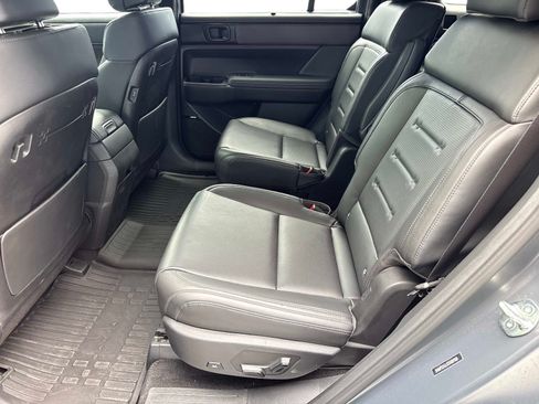 Used 2025 Hyundai Santa Fe Calligraphy AWD/4WD image 15