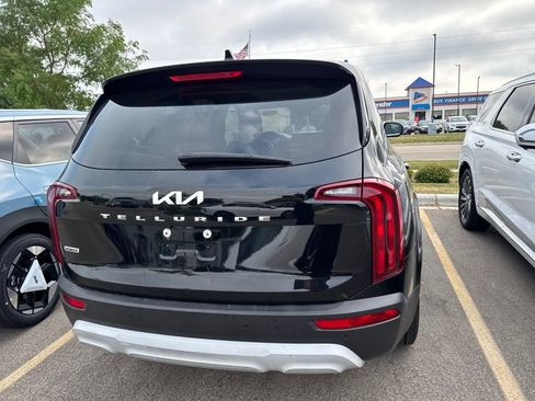 Used 2022 Kia Telluride LX AWD/4WD image 4