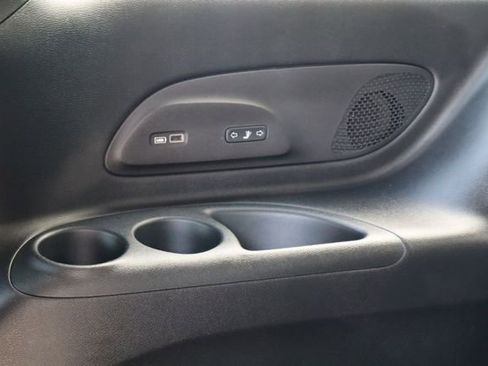 Used 2019 Chrysler Pacifica Limited w/ Advanced Safetytec Group FWD image 36