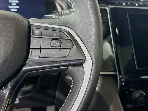 Used 2023 Jeep Grand Cherokee Altitude image 21