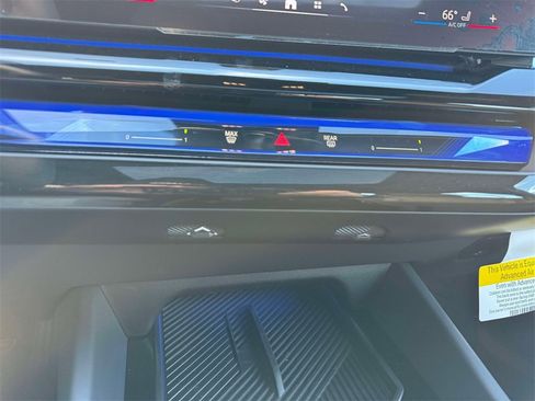 Certified 2024 BMW i5 eDrive40i w/ Convenience Package image 16