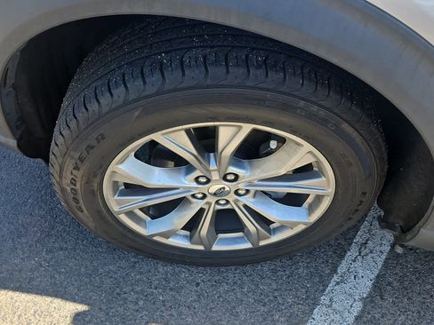 Used 2021 Ford Explorer Limited w/ Equipment Group 301A image 3