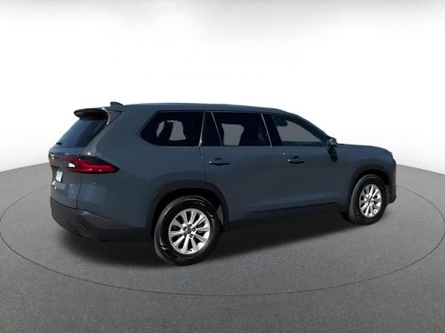 Used 2025 Toyota Grand Highlander FWD image 11