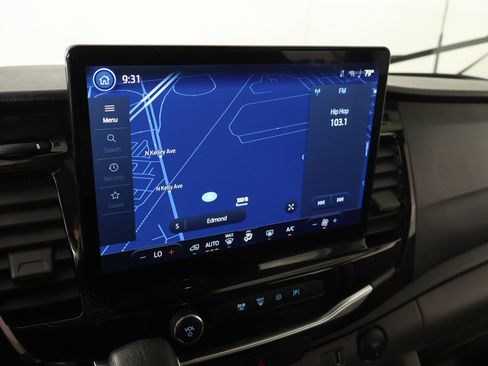 Used 2025 Ford Transit 350 XLT RWD image 7