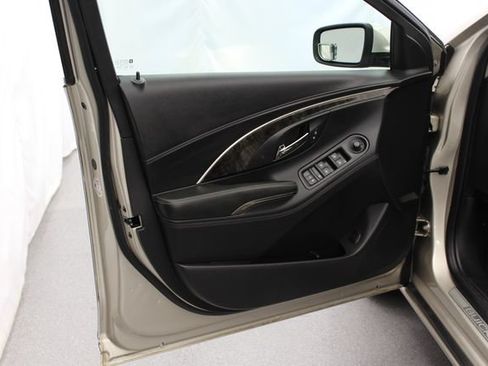 Used 2016 Buick LaCrosse Leather FWD image 12