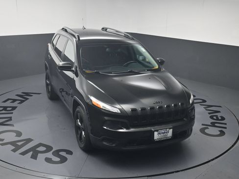 Used 2016 Jeep Cherokee Sport w/ Cold Weather Group AWD/4WD image 31