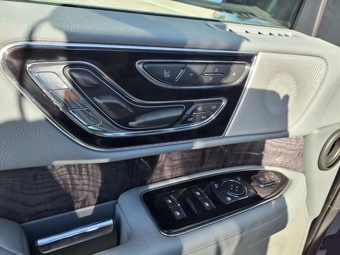 Used 2020 Lincoln Navigator Reserve w/ Luxury Package image 24