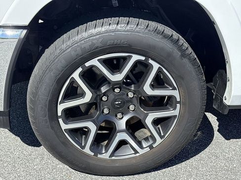 Used 2025 RAM 1500 Laramie AWD/4WD image 34
