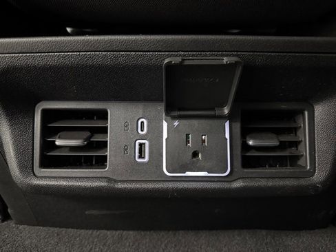 Used 2025 Chevrolet Silverado 1500 LT image 27