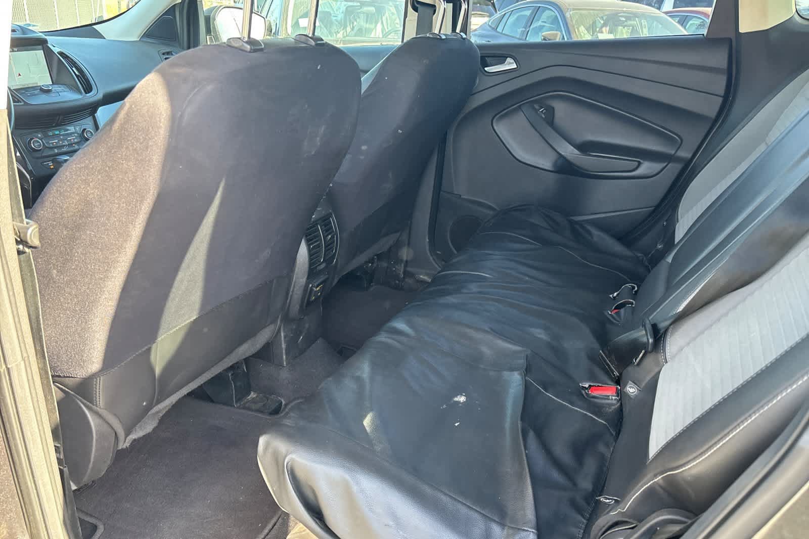 Used 2017 Ford Escape SE w/ Equipment Group 201A FWD image 5