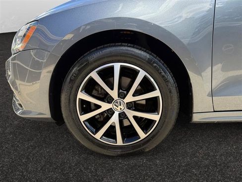 Used 2018 Volkswagen Jetta SE image 15