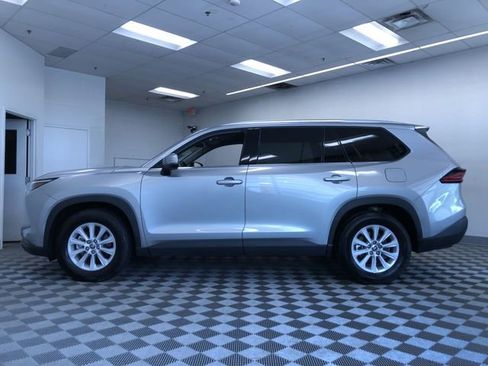 Certified 2026 Toyota Grand Highlander AWD image 11