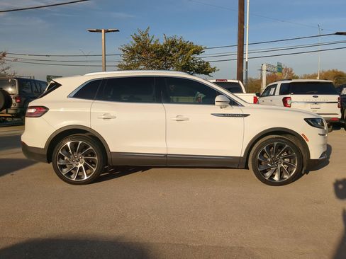 Used 2022 Lincoln Nautilus Reserve w/ Equipment Group 201A image 2