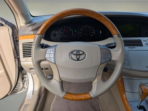 Used 2005 Toyota Avalon Limited image 15