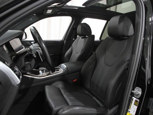 Used 2019 BMW X5 xDrive40i w/ Convenience Package image 5