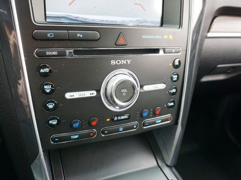 Used 2017 Ford Explorer Limited image 19