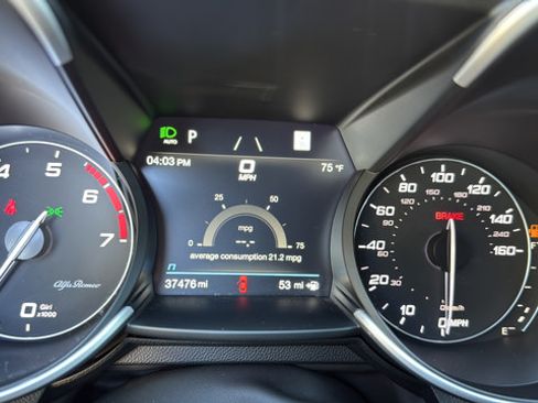 Used 2023 Alfa Romeo Giulia Estrema RWD image 16