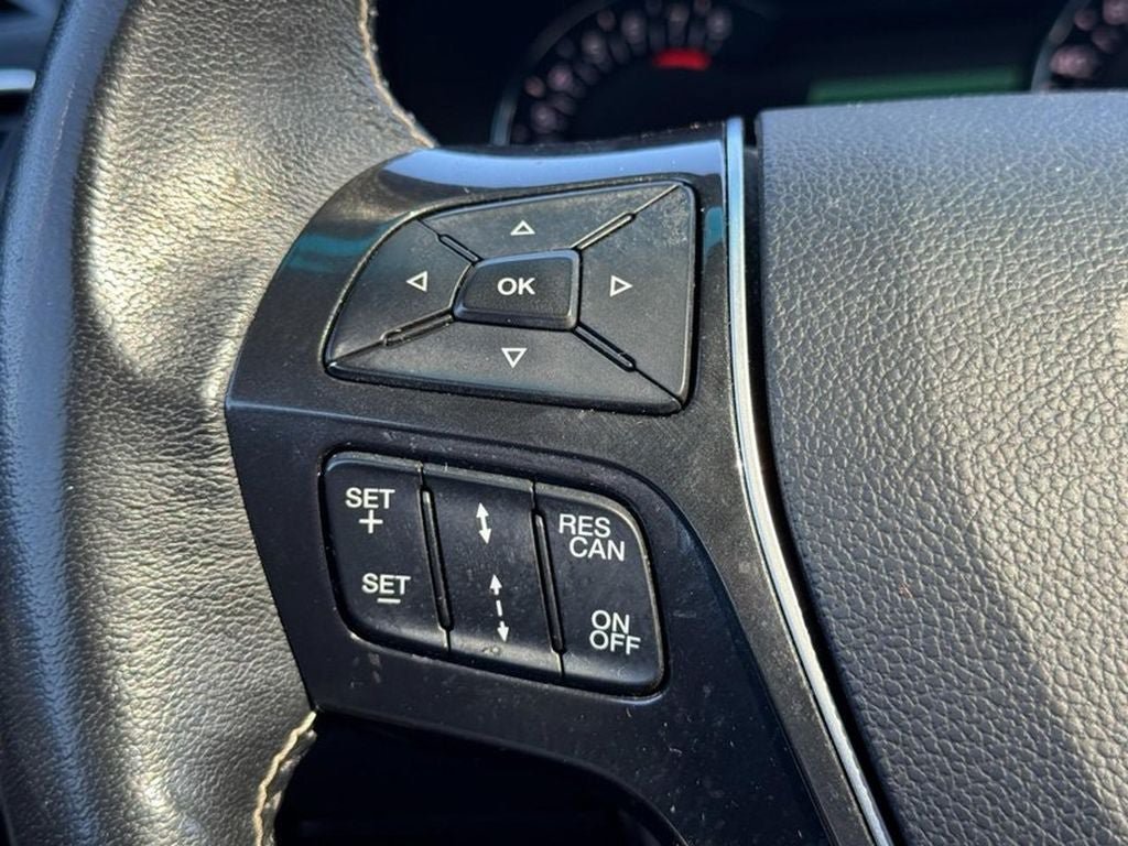 Used 2017 Ford Explorer Platinum AWD/4WD image 18