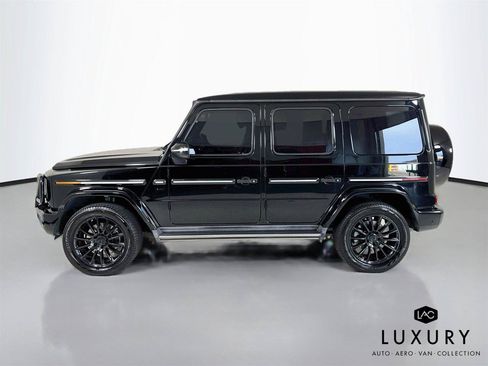 Used 2022 Mercedes-Benz G 550 w/ Exclusive Interior Package image 9
