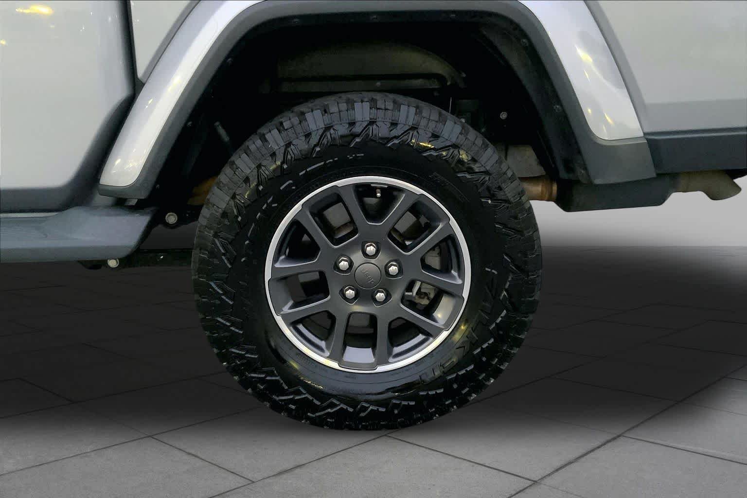 Used 2020 Jeep Gladiator Overland AWD/4WD image 10